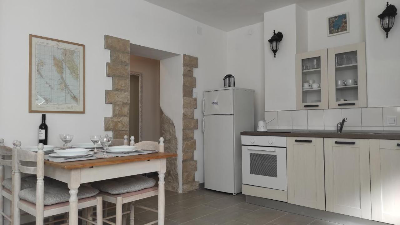 Apartment Loparina Nerezine Esterno foto